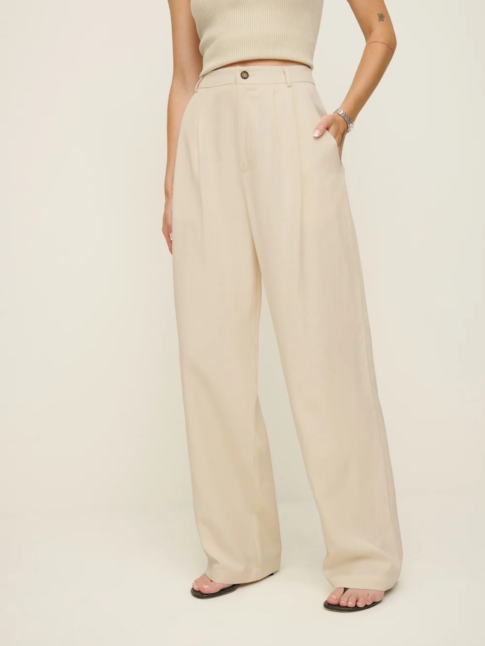 Reformation Mason Pant, size 2, oyster, like new - Picture 3 of 12